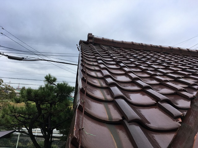 端部の瓦がズレている